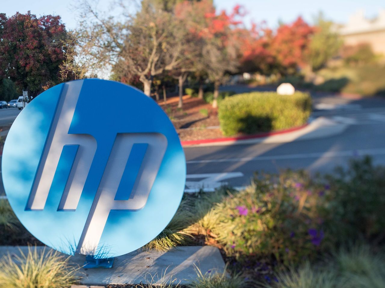 HP Inc - Gã khổng lồ công nghệ hàng đầu khởi nghiệp từ gara ôtô