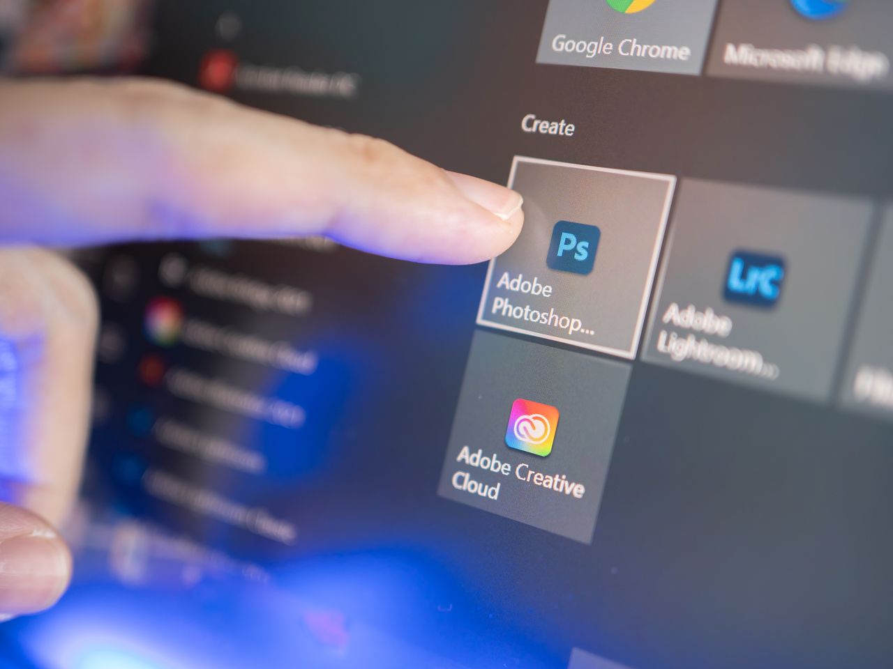 Adobe bị hạ bậc xếp hạng trước báo cáo thu nhập; đây là lý do tại sao