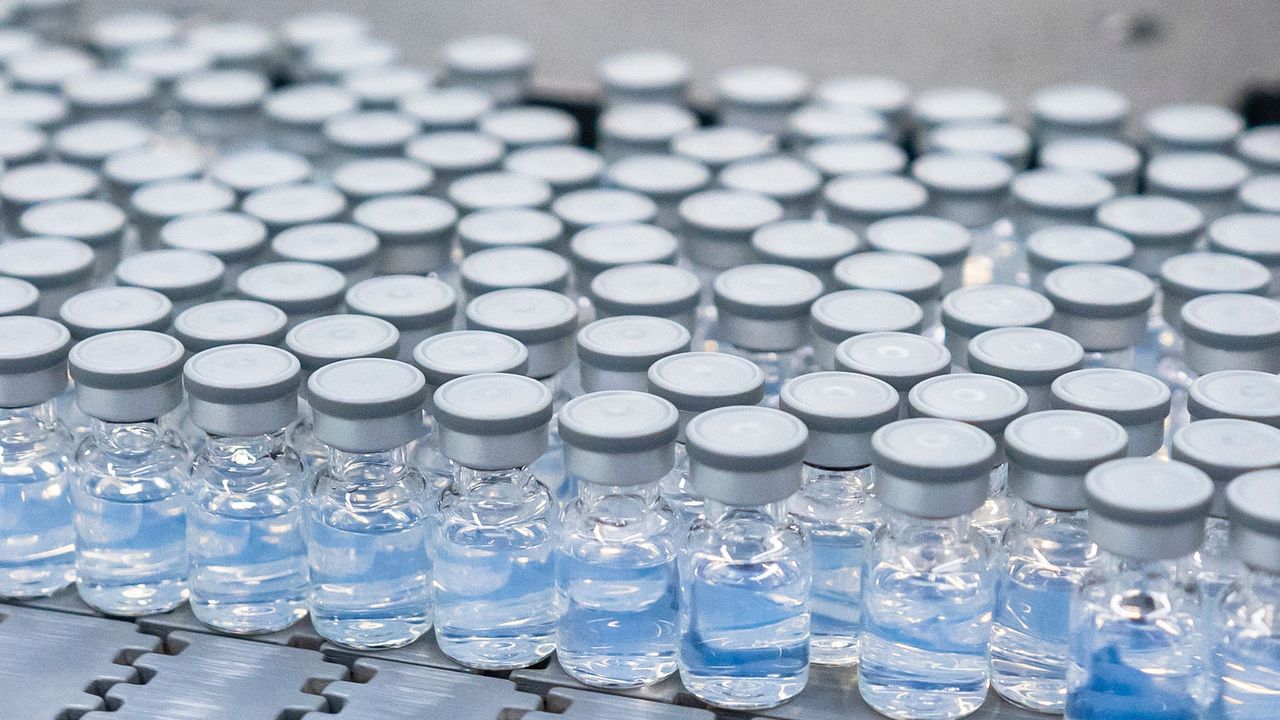 Moderna kiện vi phạm bằng sáng chế; nhà đầu tư Pfizer có nên lo lắng?