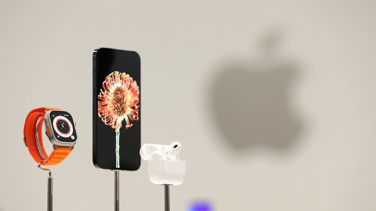 Nóng: các thiết bị đeo của Apple đang cùng chung số phận với iPhone – các mẫu đắt tiền hơn đang bán chạy hơn
