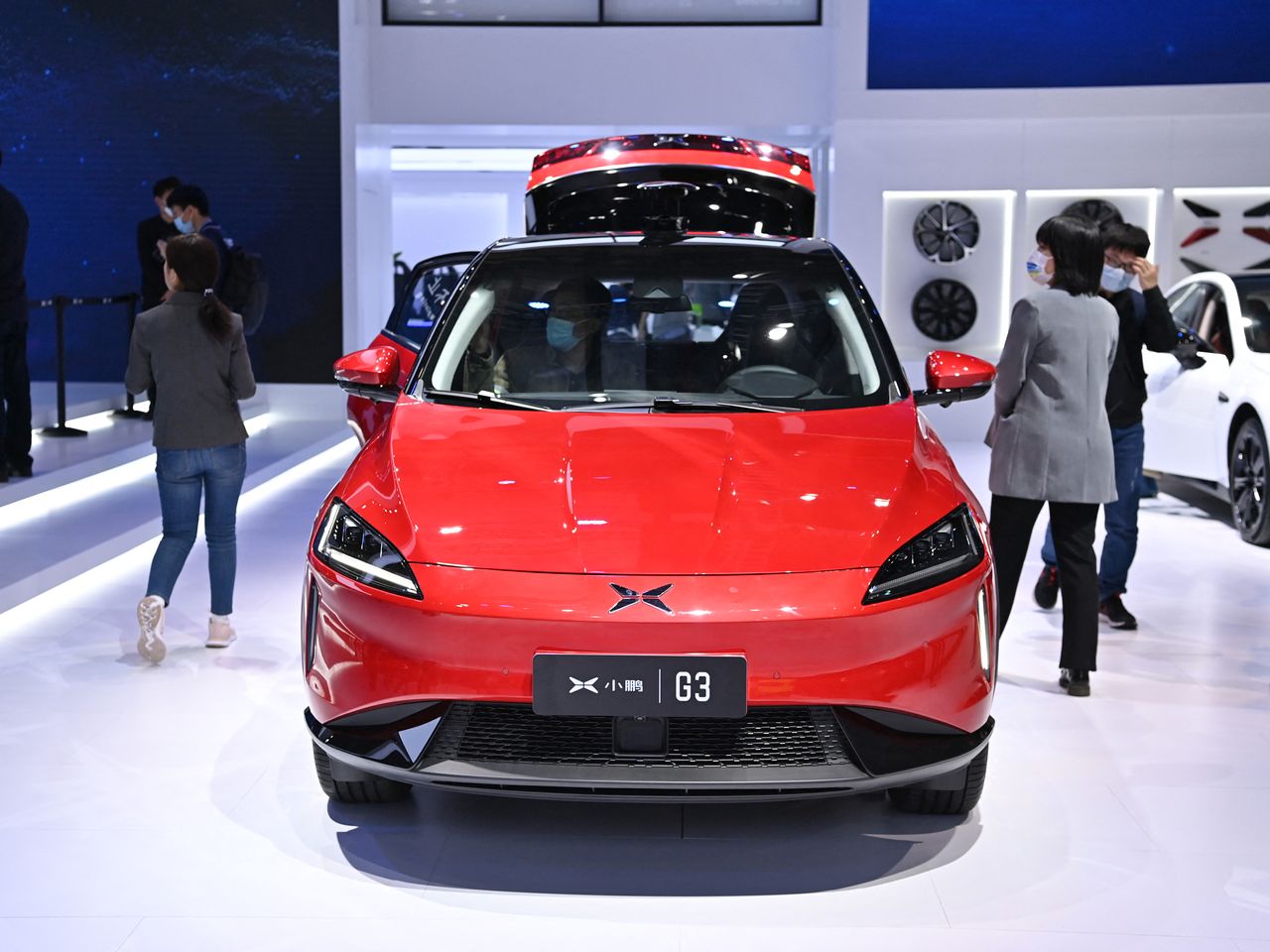 Tin nóng cổ phiếu EV: XPeng tăng khi người đồng sáng lập xuống tiền mua với giá rẻ