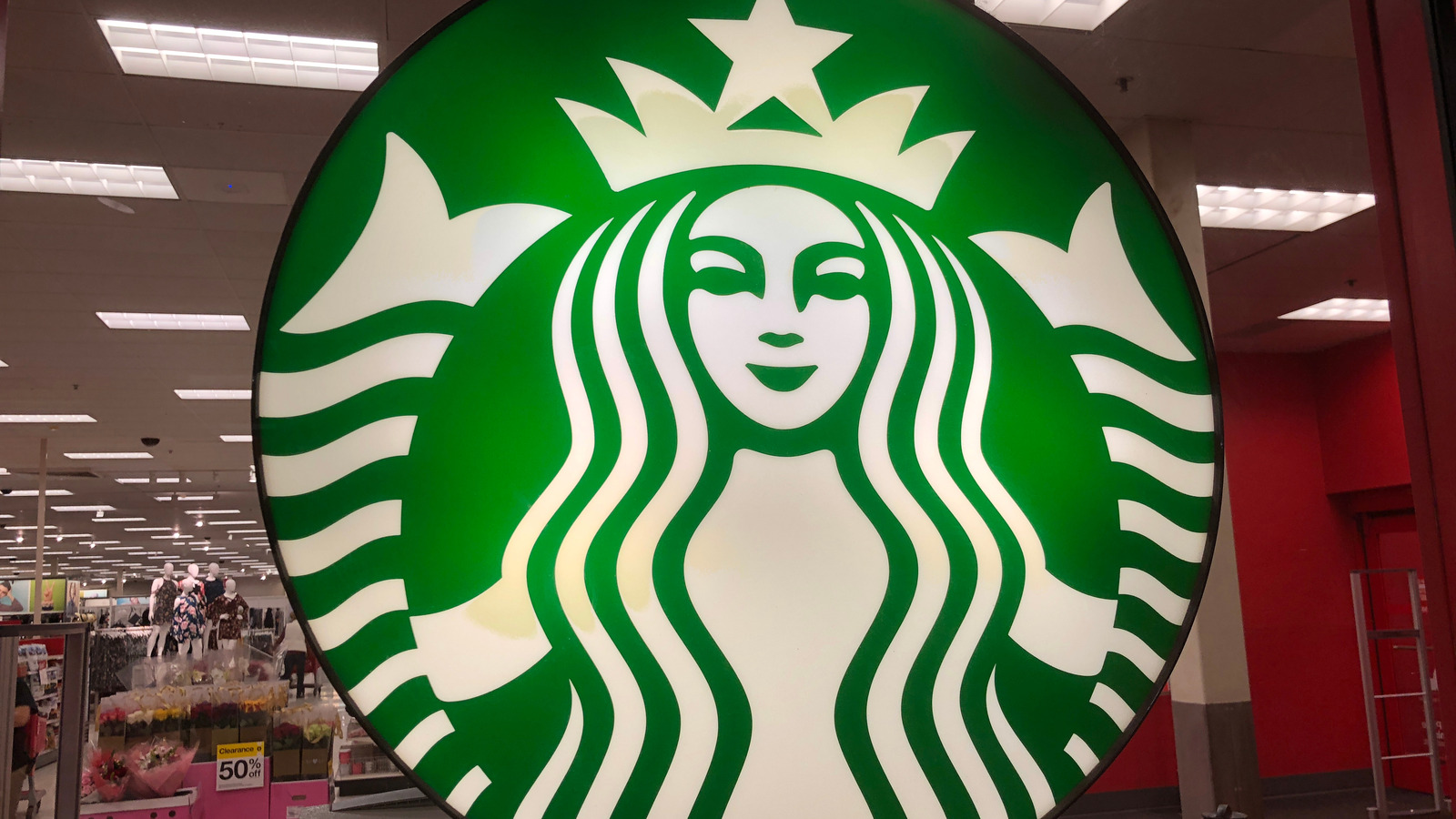 Tranh thủ giá rẻ, 2 CEO Starbucks "tất tay" 6 triệu USD vào cổ phiếu của công ty