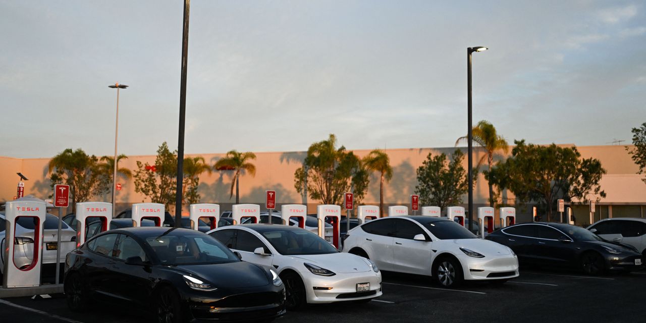Cổ phiếu Tesla có thể trượt giá, nhưng một nhà phân tích nhìn thấy cơ hội mua