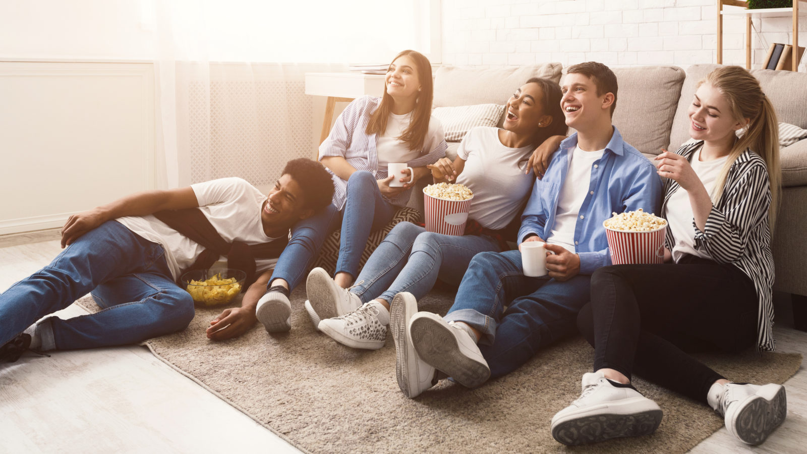 Cổ phiếu truyền phát trực tuyến có mức tăng trưởng tốt hơn: Netflix hay Roku?