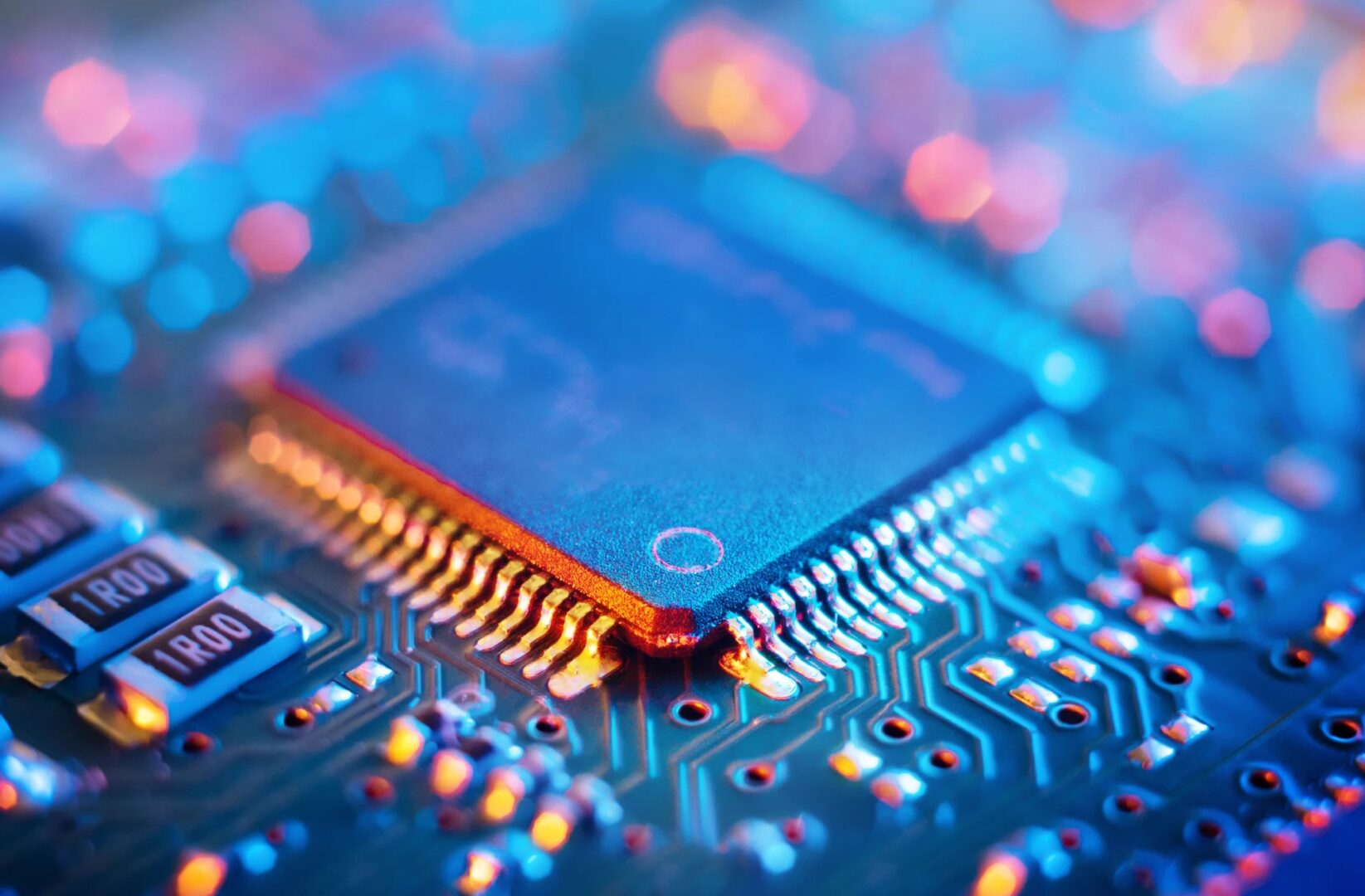 Vì lý do gì cổ phiếu Qualcomm bay màu đến 5,22% hôm thứ Hai?