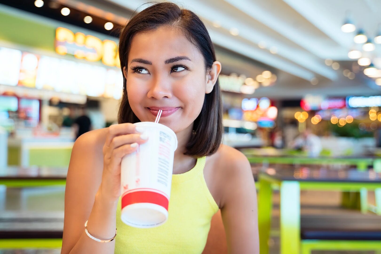 Gần chạm đáy 52 tuần, cổ phiếu Coca-Cola đang mời gọi nhà đầu tư xuống tiền