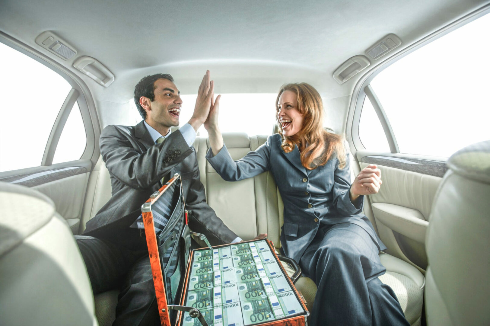 2 cổ phiếu tăng trưởng này có thể đạt 1 nghìn tỷ USD trong 10 năm tới
