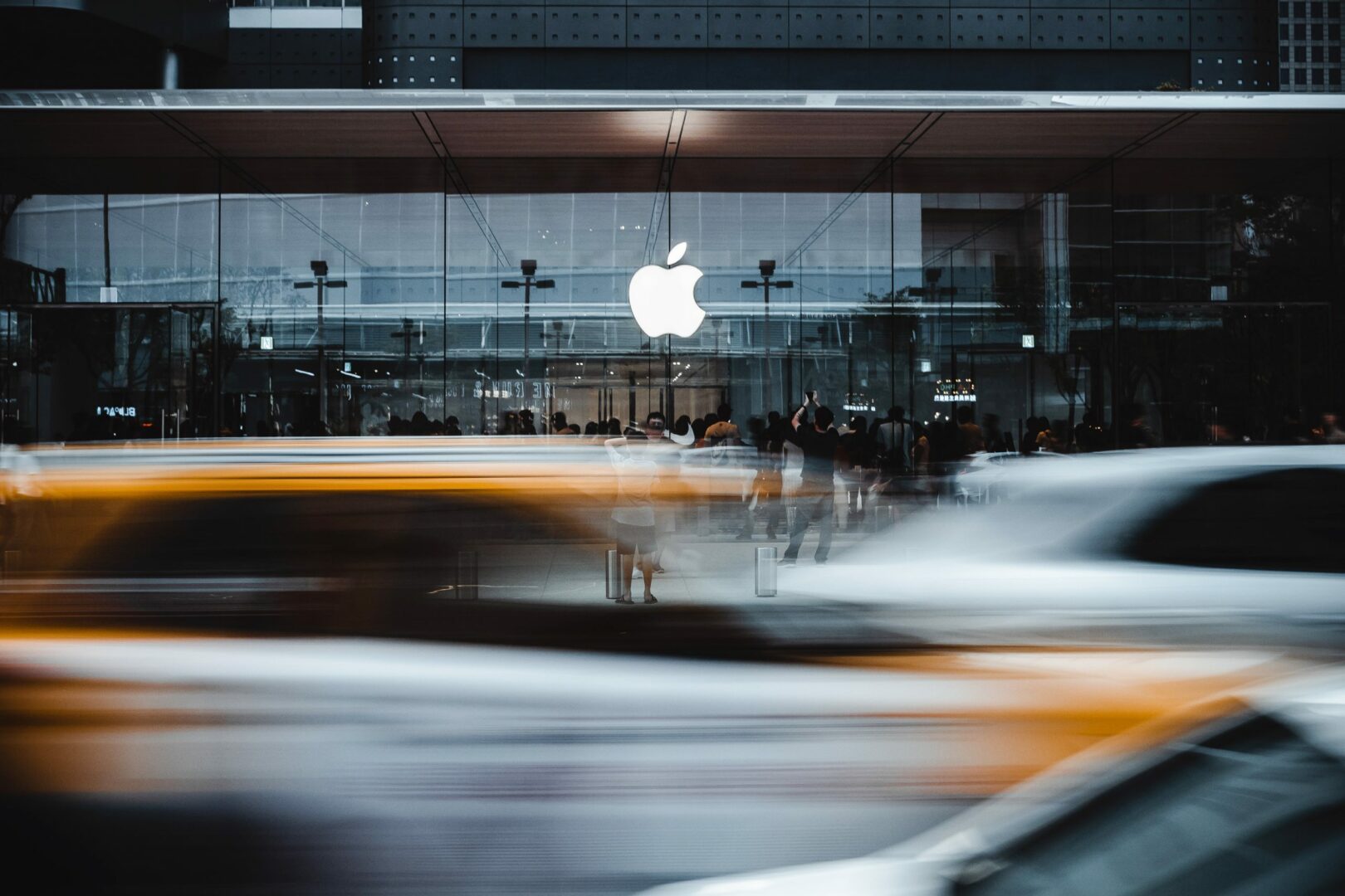 Cổ phiếu Apple: Khởi đầu Q4 đầy biến động, tiếp theo sẽ ra sao?