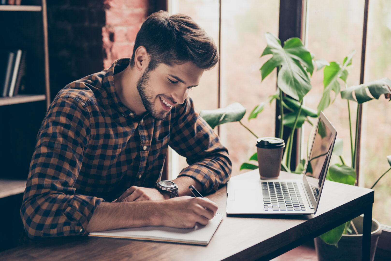 Microsoft BCTC đánh bại đồng đô la mạnh và lãi suất tăng – vẫn là một lựa chọn đầu tư tốt