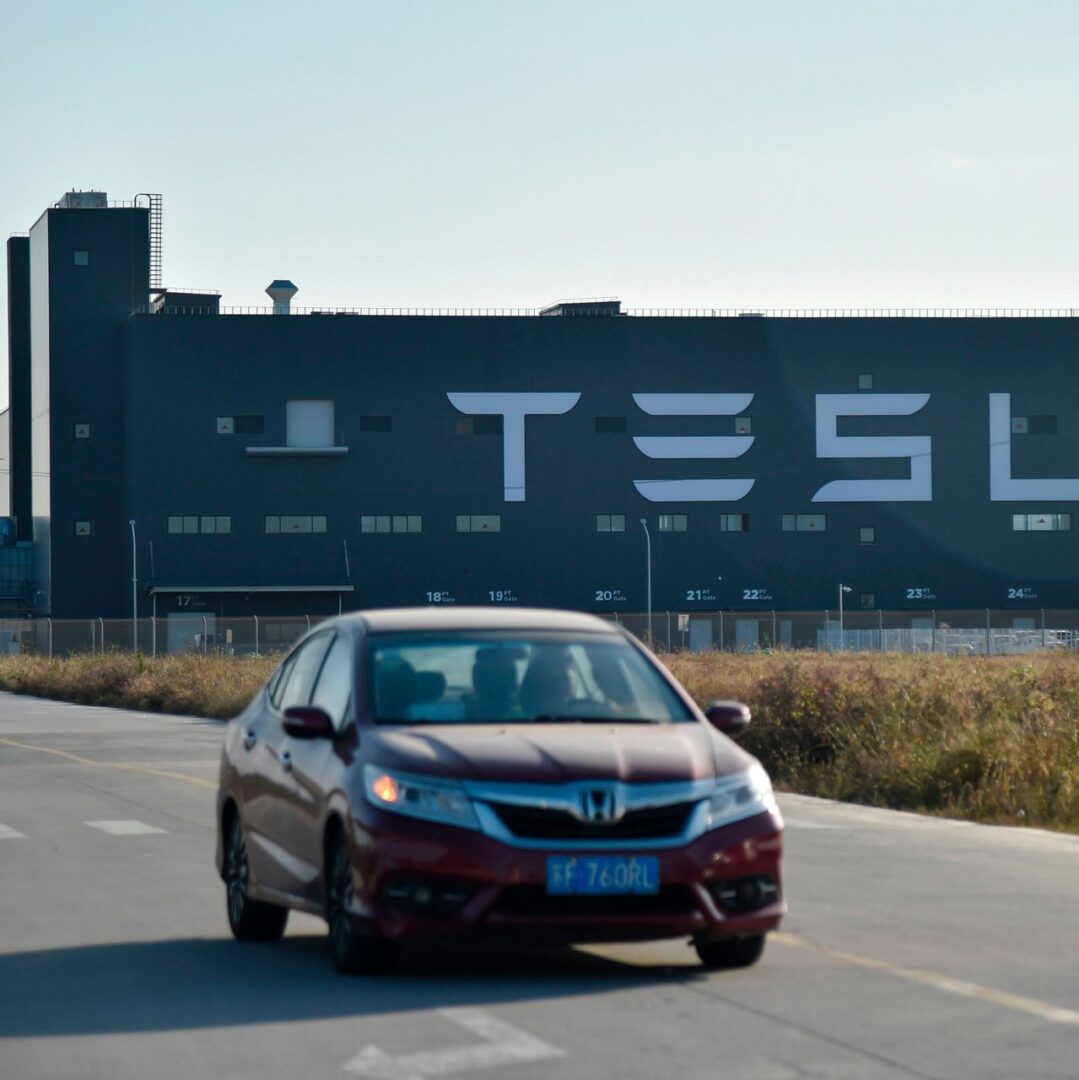 Tesla lập kỷ lục giao hàng từ Trung Quốc – nhưng con số quan trọng hơn đang chờ phía trước