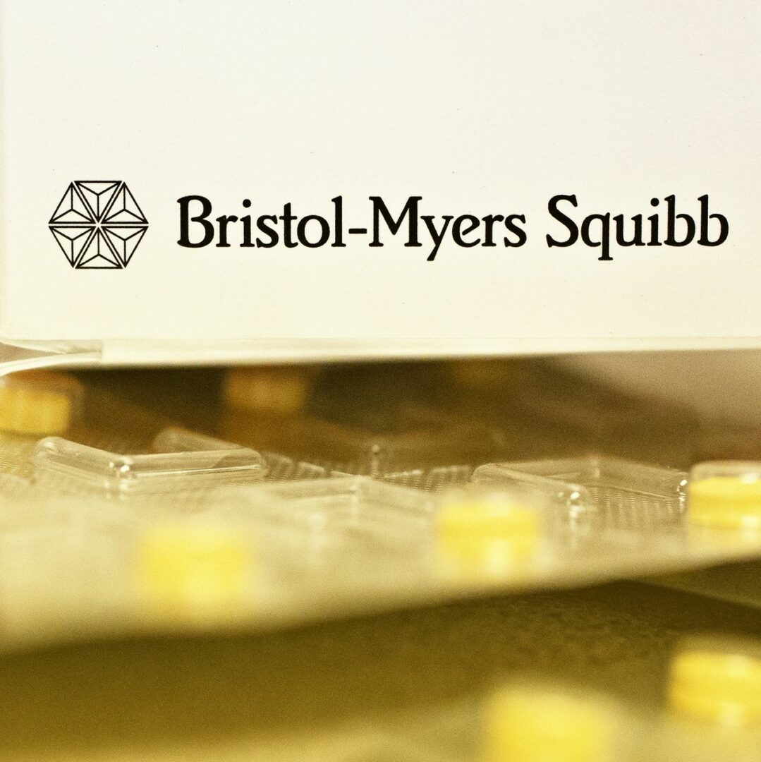 Bristol Myers BCTC: doanh thu giảm do đô la mạnh nhưng thu nhập đánh bại kỳ vọng – cổ phiếu tăng