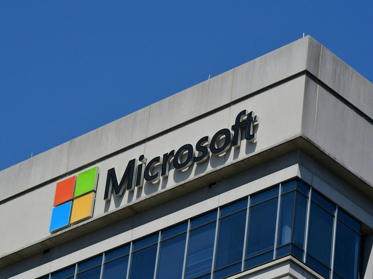 Nhận định chuyên gia: Microsoft có thể không đạt kỳ vọng thu nhập – nhưng cổ phiếu vẫn đáng mua
