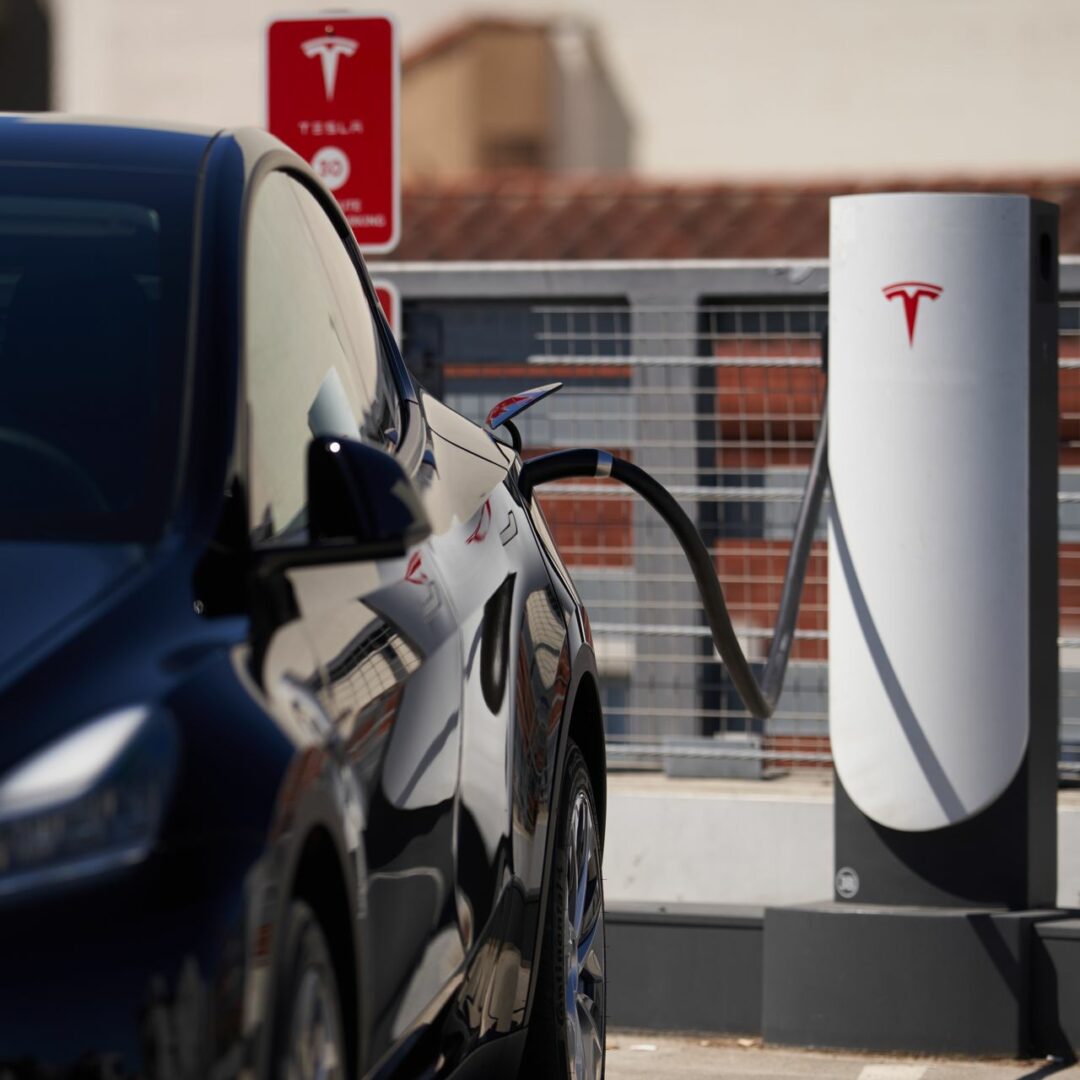 Cổ phiếu Tesla đã ‘thủng đáy’ trước BCTC Q3/2022 – 3 điều nhà đầu tư cần theo dõi tối hôm nay