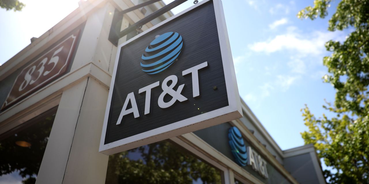 Cổ phiếu AT&T lần đầu tiên được nhà phân tích này nâng bậc xếp hạng sau 3 năm – đây là lý do tại sao