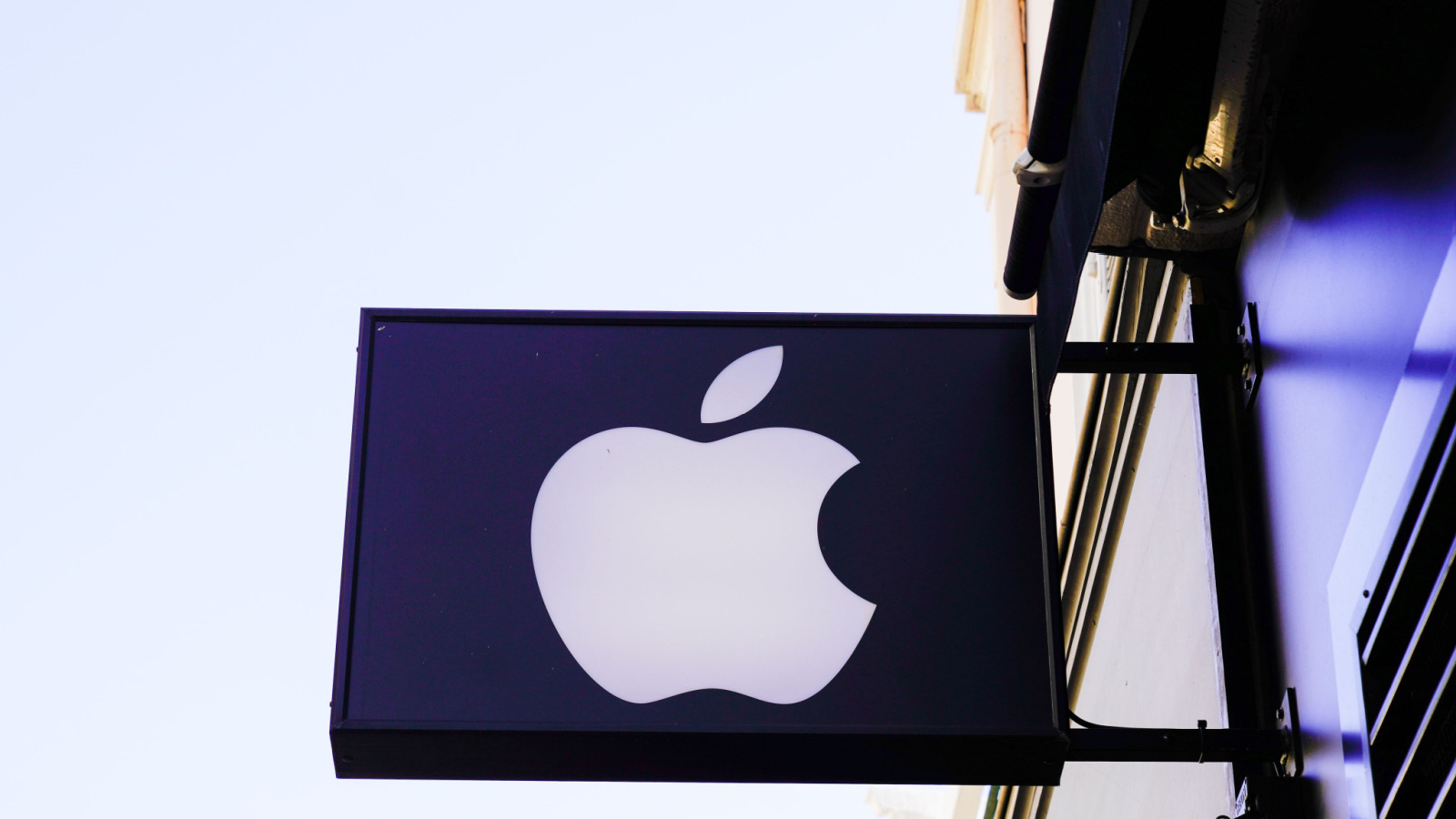 Cổ phiếu Apple tăng sau khi Nhà Táo xác nhận vẫn đang tuyển dụng