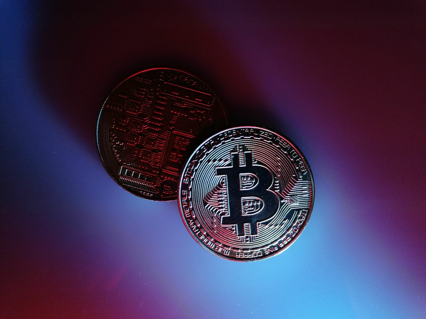 Thị trường tiền số tiếp tục đỏ lửa khi Binance hủy mua FTX