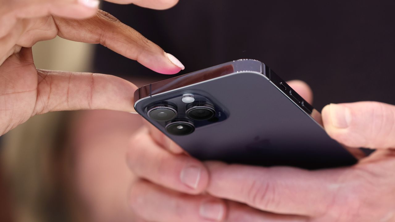 Nhận định chuyên gia: Apple có thể vượt qua tình trạng gián đoạn sản xuất iPhone ở Trung Quốc