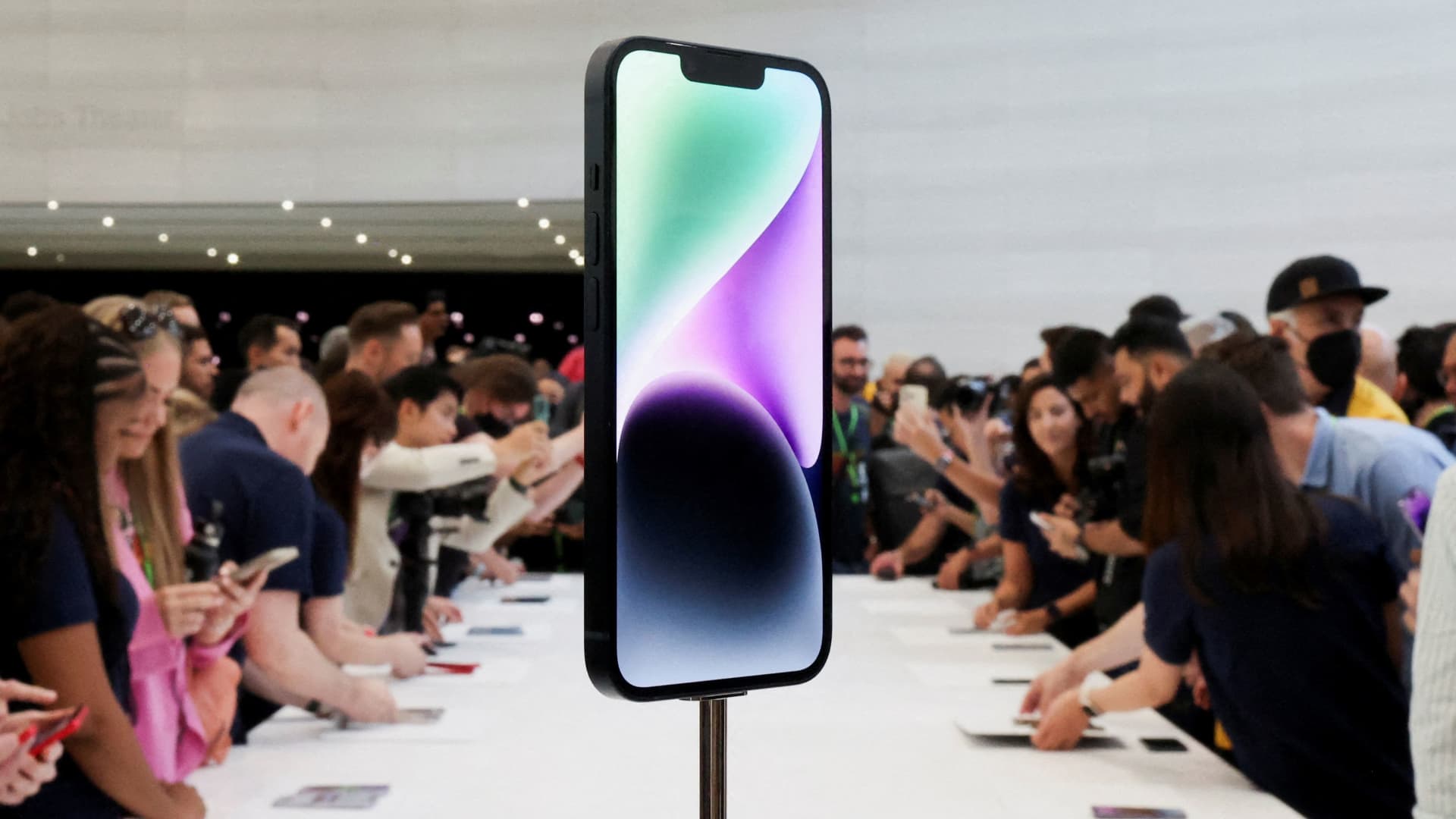 Phân tích biểu đồ: sụt giảm của cổ phiếu Apple có thể là một cảnh báo cho thị trường rộng lớn hơn