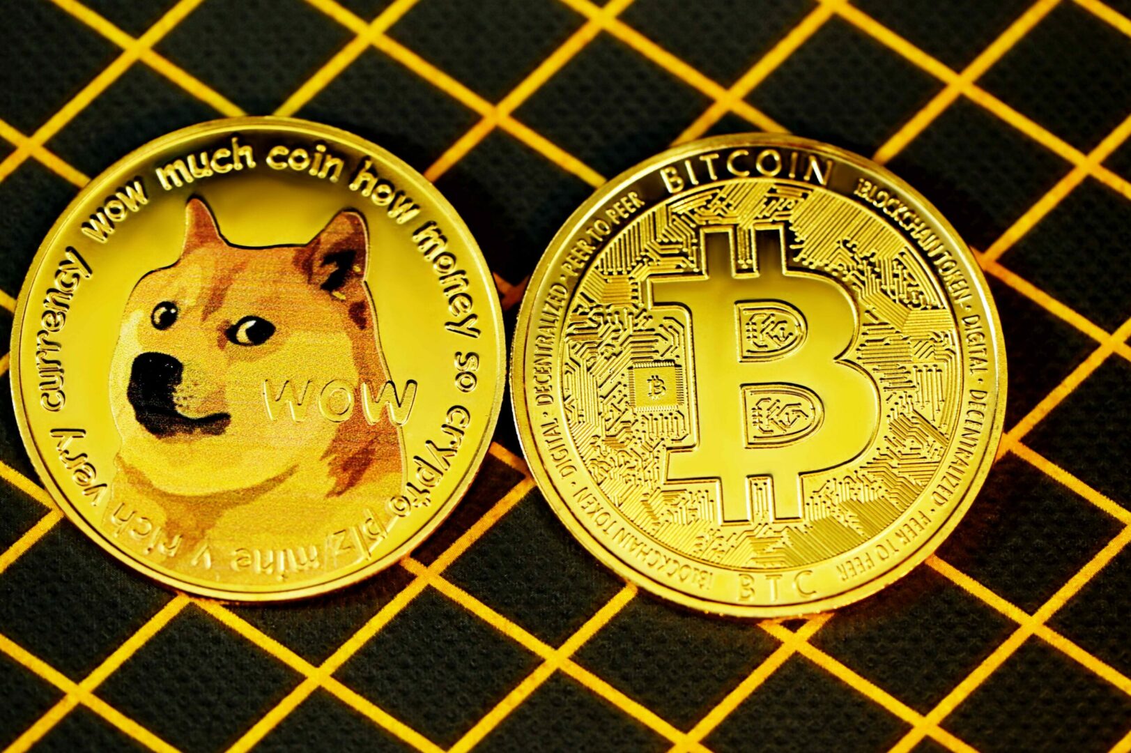 Thị trường tiền số: Bitcoin đi ngang, Dogecoin tiếp tục tăng giá