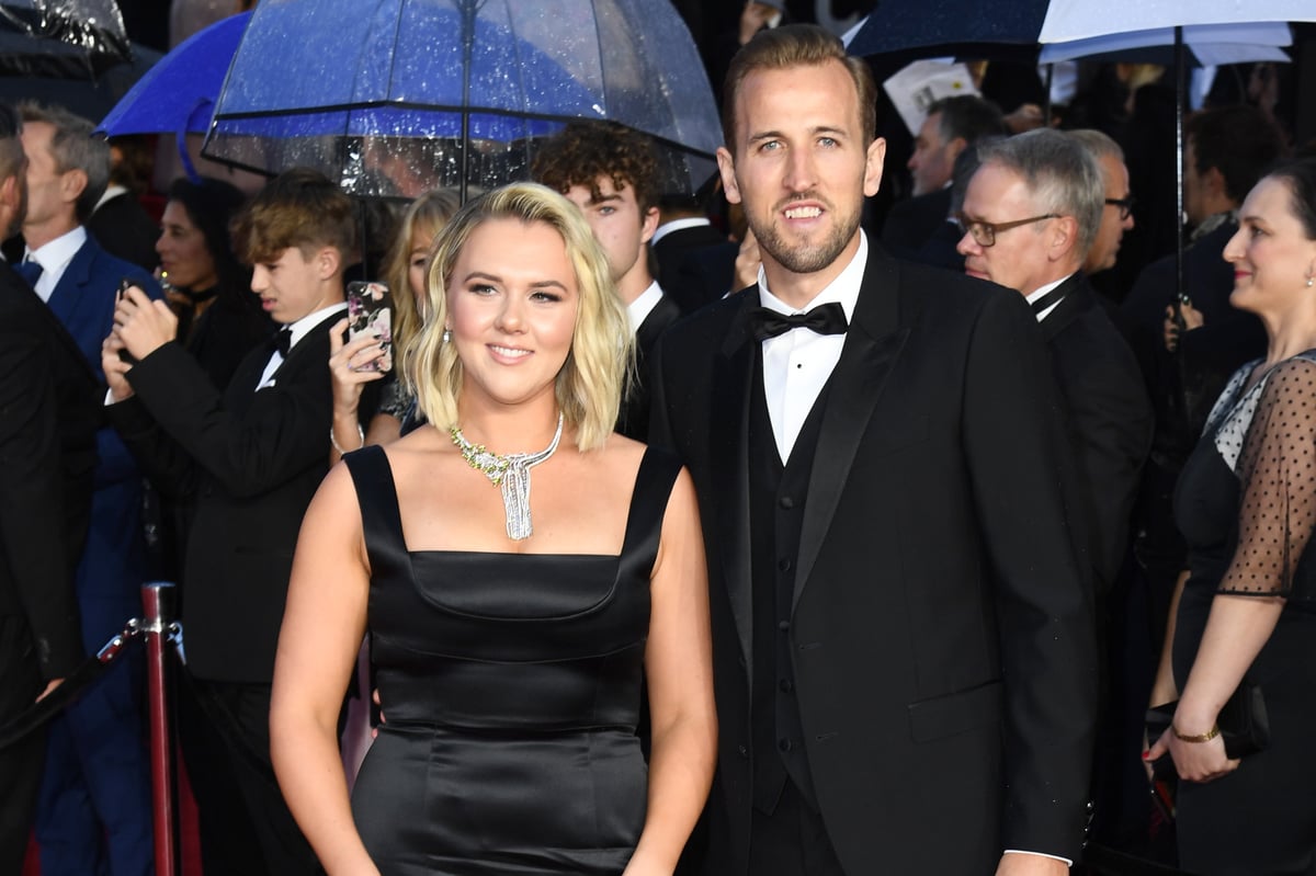 Người đẹp giữ trái tim của đội trưởng tuyển Anh Harry Kane