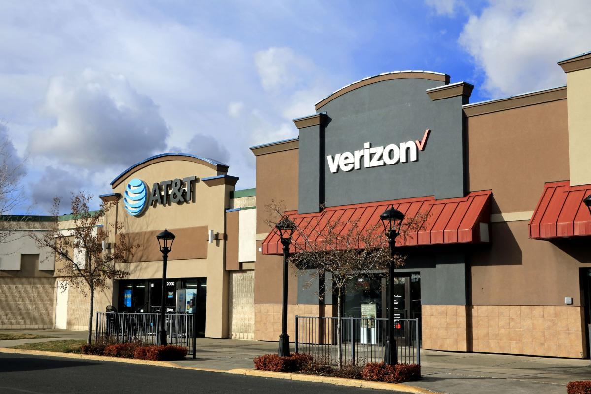 Verizon vs. AT&T: Đâu là cổ phiếu viễn thông tốt hơn cho định hướng nhận cổ tức?