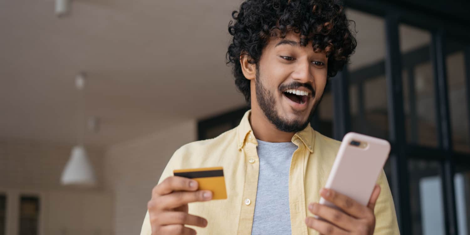 Được Buffett chống lưng, cổ phiếu American Express có đáng mua?