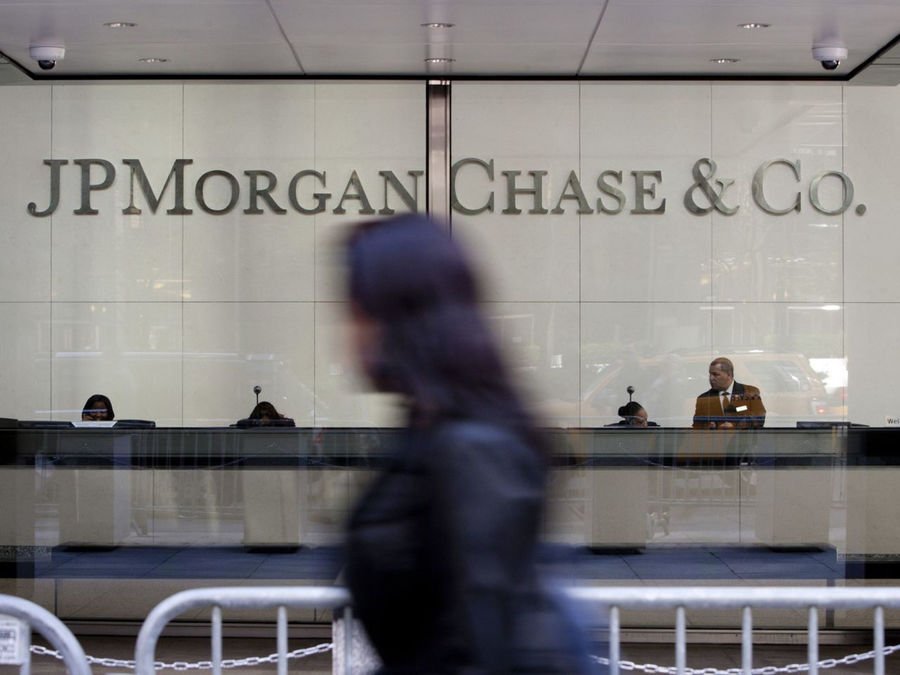 JPMorgan Chase được nâng liền 2 bậc xếp hạng vì khả năng chống suy thoái