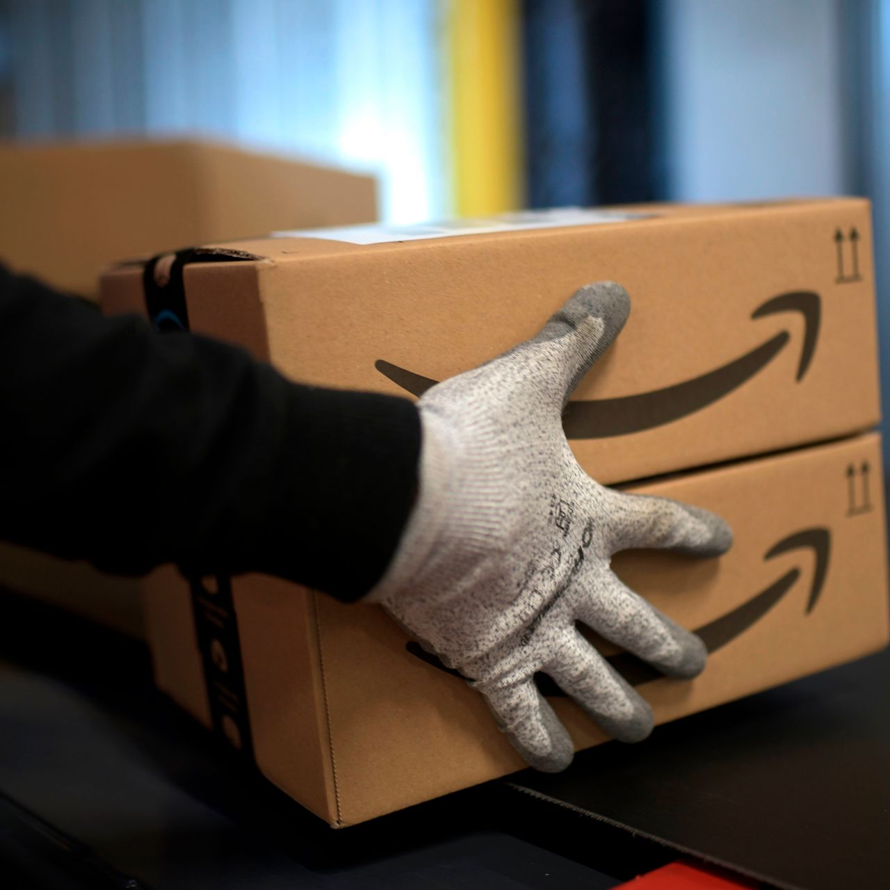 Cổ phiếu Amazon chạm đáy mới cuối năm 2022: Chuyên gia cảnh báo sụt giảm