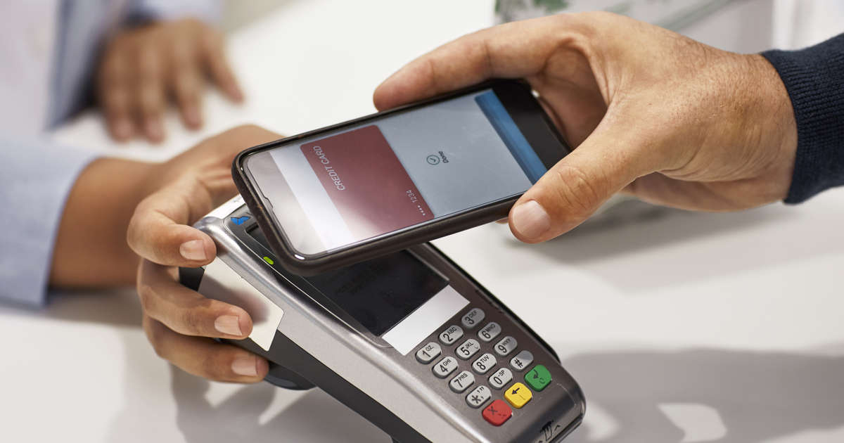 Apple bắt đầu nhòm ngó sang “mâm” của PayPal