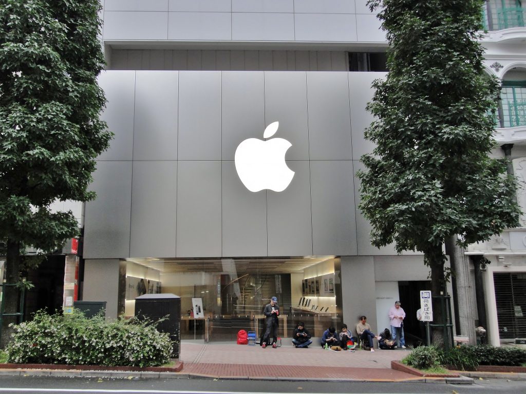 Cổ phiếu Apple chạm mức thấp nhất kể từ tháng 6/2021 do lo ngại về nguồn cung iPhone