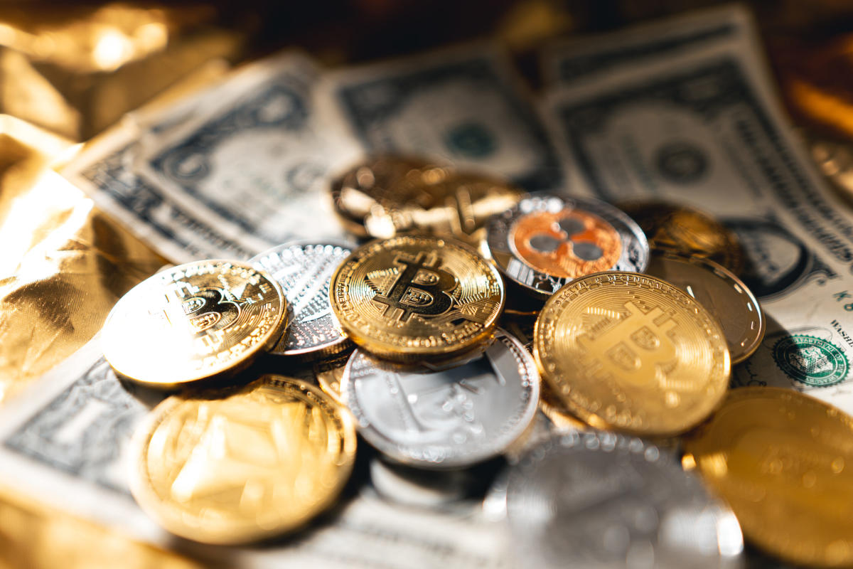 Bitcoin ấp ủ động thái lớn; giao dịch cá voi Ether chạm đỉnh