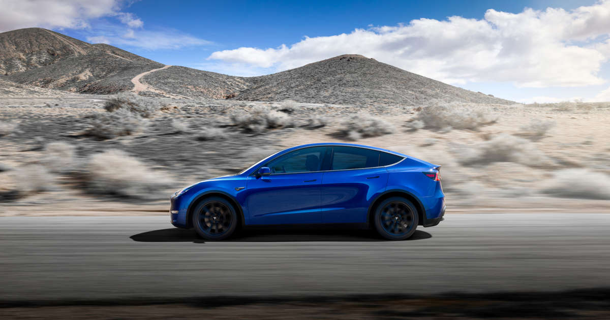 Tesla giảm mạnh giá xe: có phải cảnh báo nguy hiểm cho nhà đầu tư?