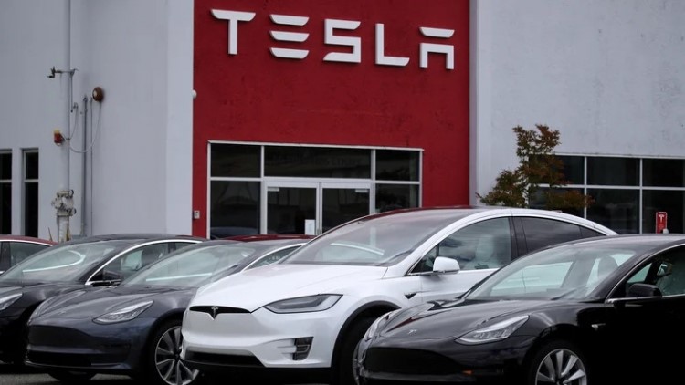 Tesla gây sức ép với các đối thủ truyền thống