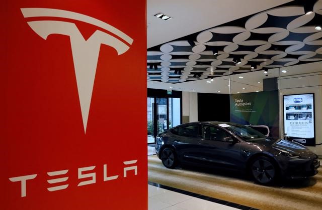 Tesla “chạy đua” sản xuất để đáp ứng nhu cầu