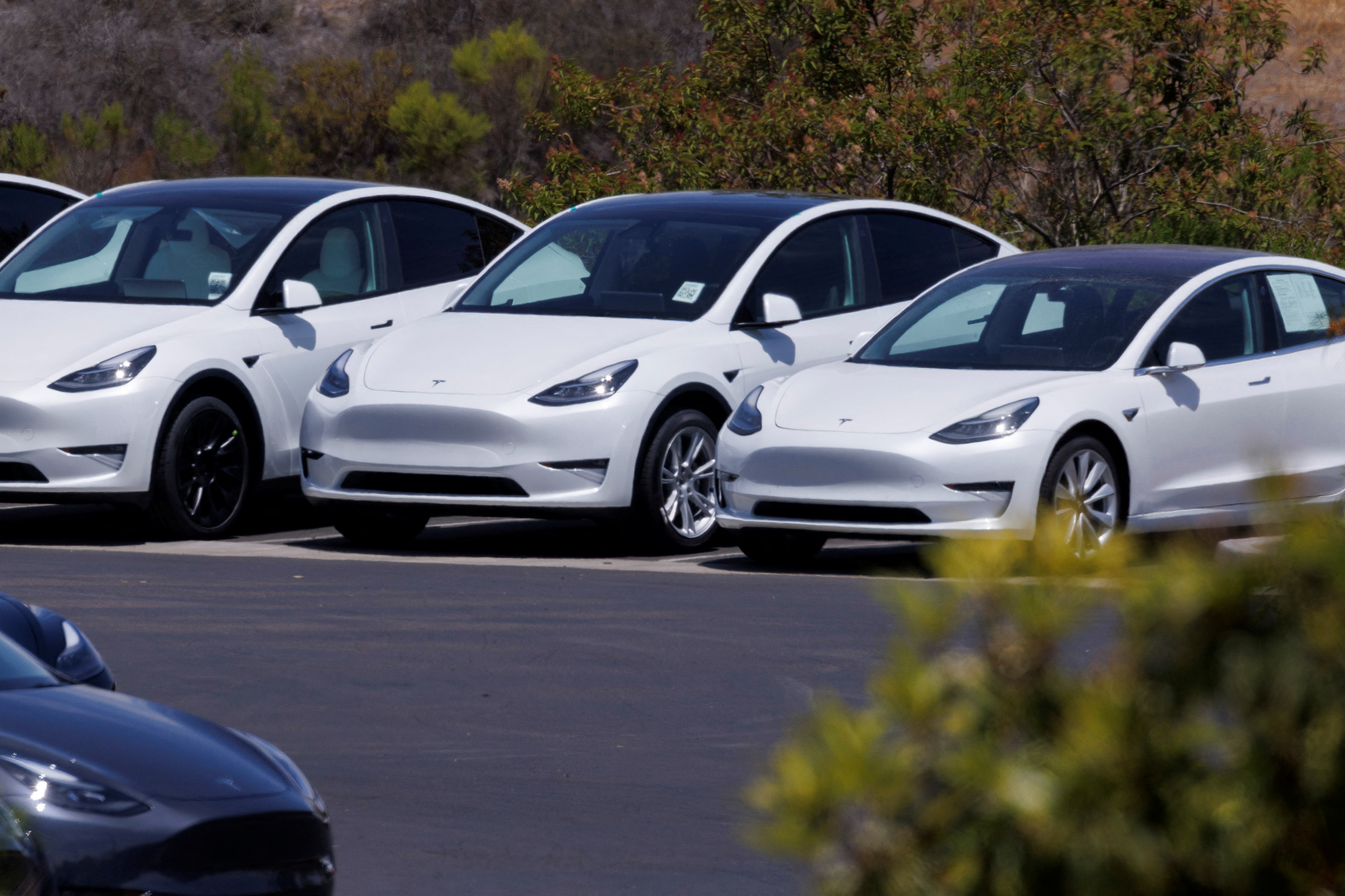 Tesla không đạt mục tiêu giao xe