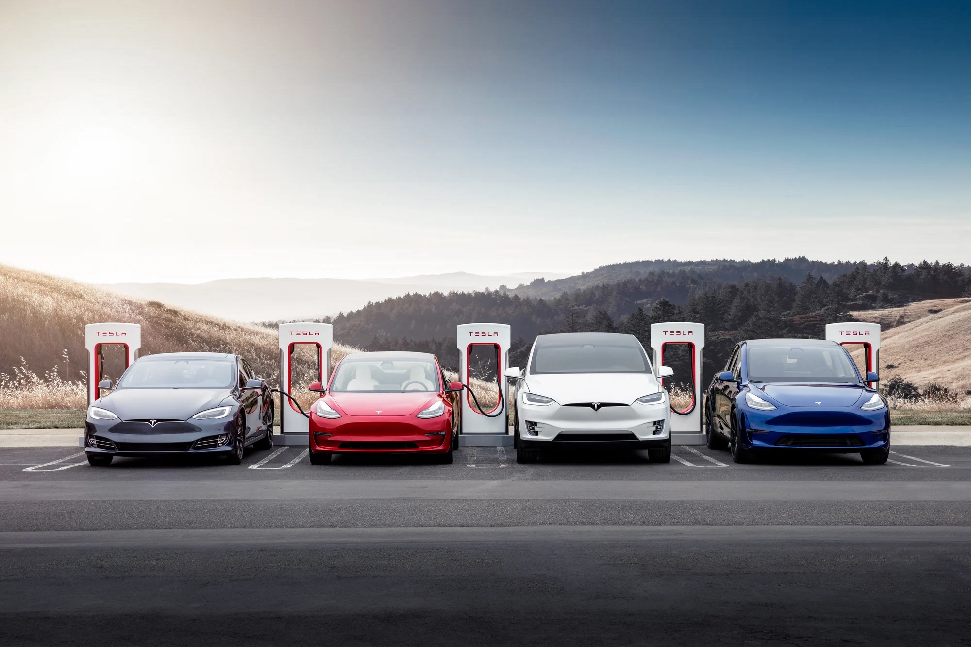 Cổ phiếu Tesla vừa trải qua năm tồi tệ nhất trong lịch sử; đây là lý do nhà đầu tư nên mua vào năm 2023