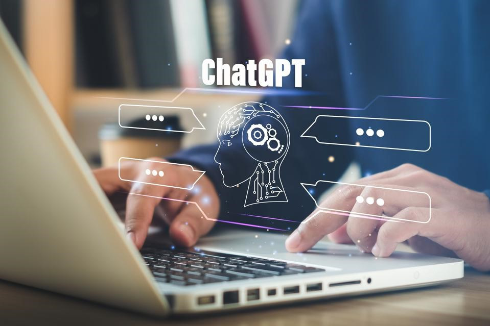 ChatGPT: Những hứa hẹn, cạm bẫy và hoảng loạn