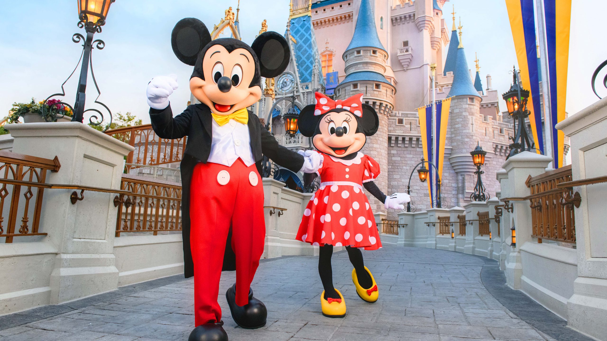 Cổ phiếu Disney đang giảm 33% so với mức đỉnh. Liệu đã đến lúc mua?
