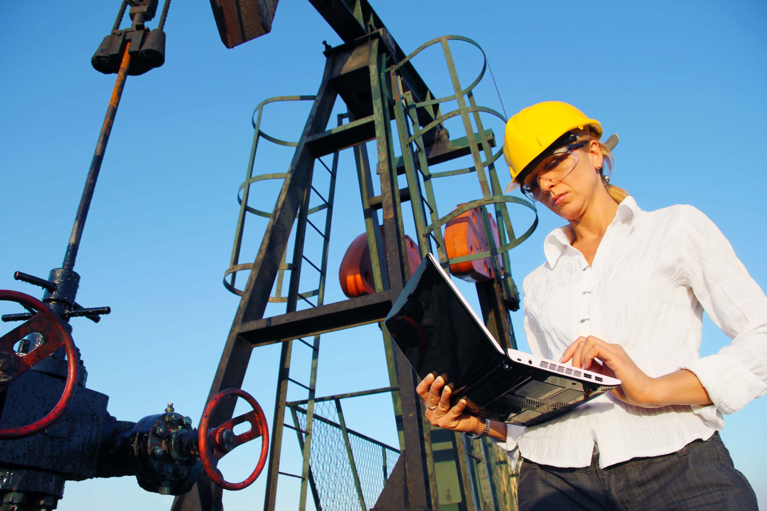 Tăng 48% trong 12 tháng, cổ phiếu ExxonMobil có thực sự đáng mua?