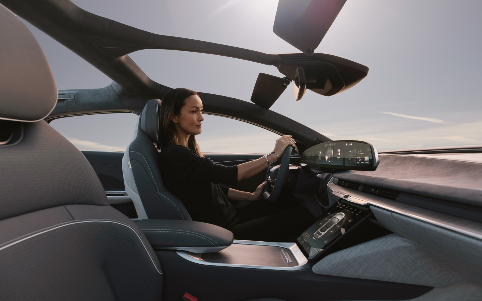 Lựa chọn đầu tư tốt hơn: cổ phiếu Tesla hay Lucid