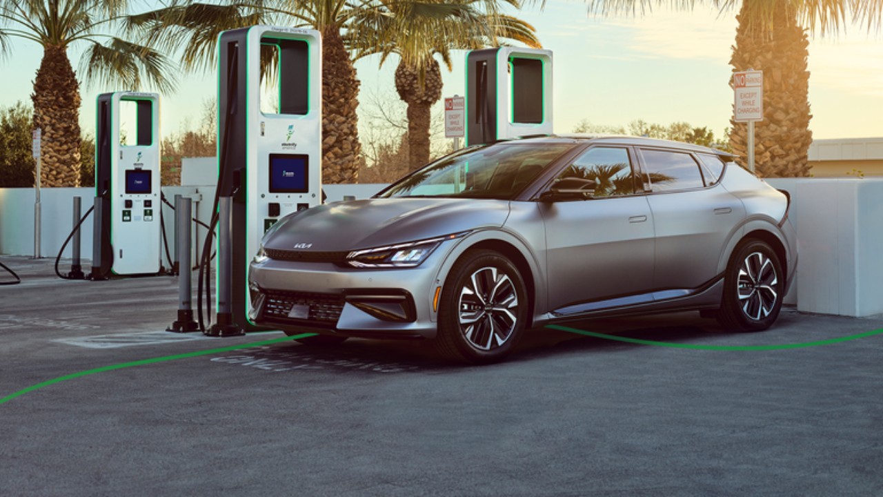 Không giống Tesla, các mã xe điện khác đang đối mặt với 2 tín hiệu “báo động”