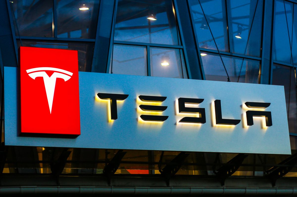 Ngoài ô tô, các phân khúc "phụ" của Tesla đang mang lại lợi thế khai thác to lớn