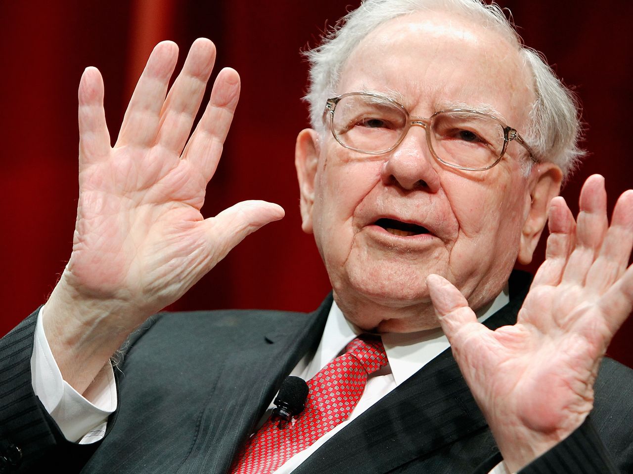 Warren Buffett đầu tư như thế nào trong thời kỳ suy thoái?
