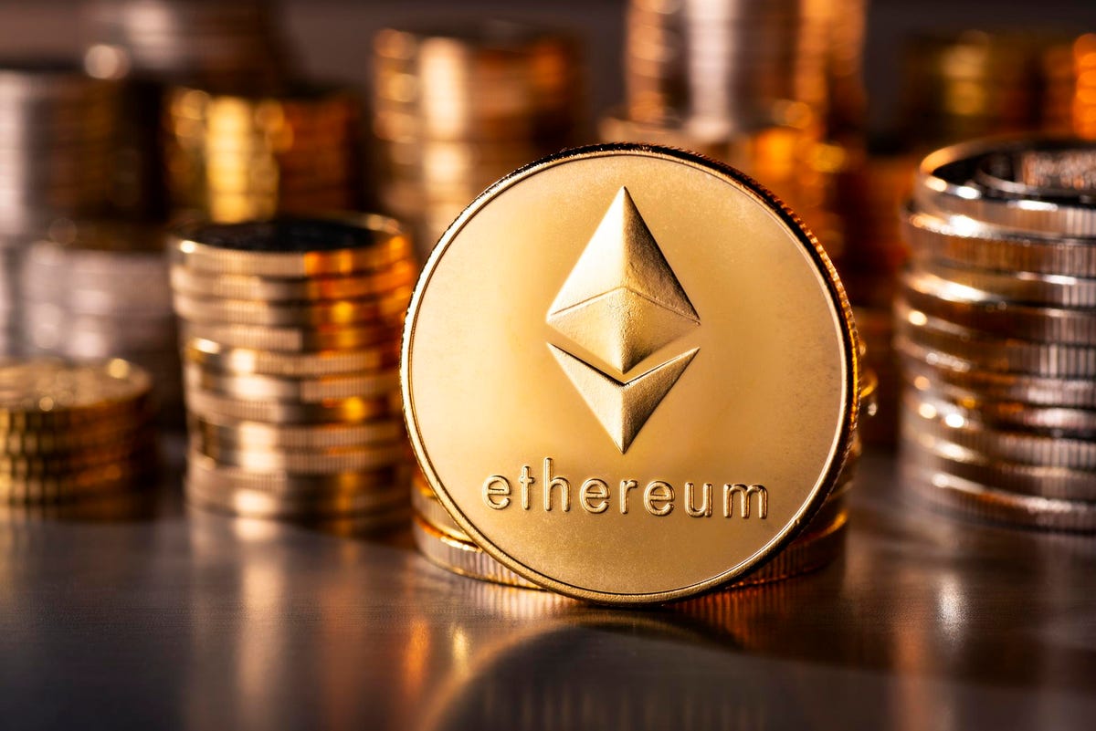 Thị trường diễn biến trái chiều; Ether chạm mức cao 11 tháng