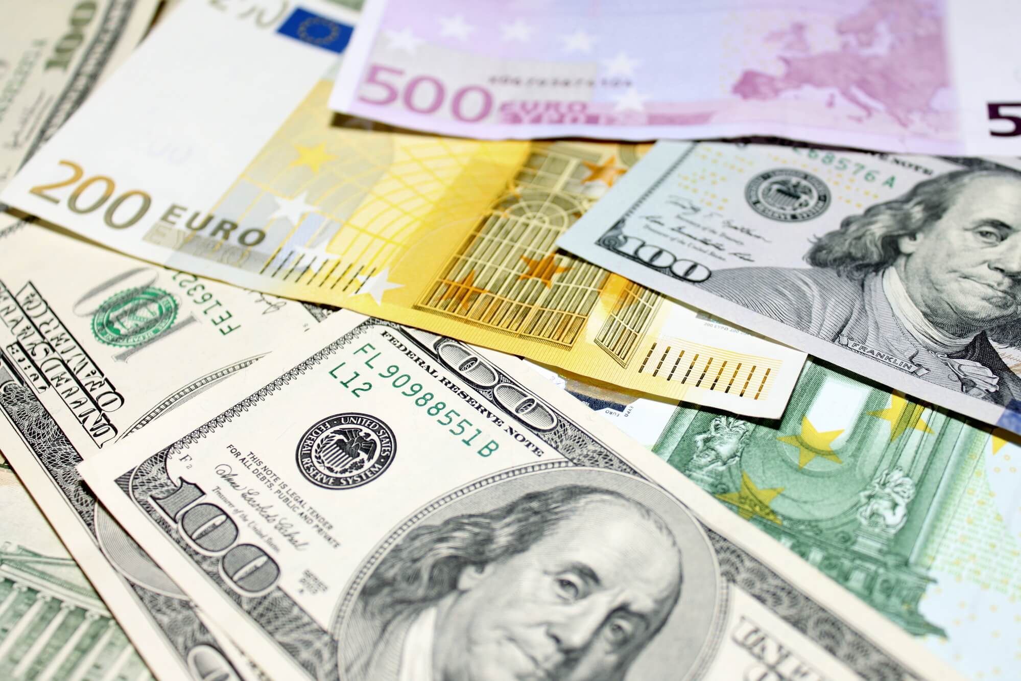 EUR/USD lấy lại đà tăng, hướng tới mức 1,1000