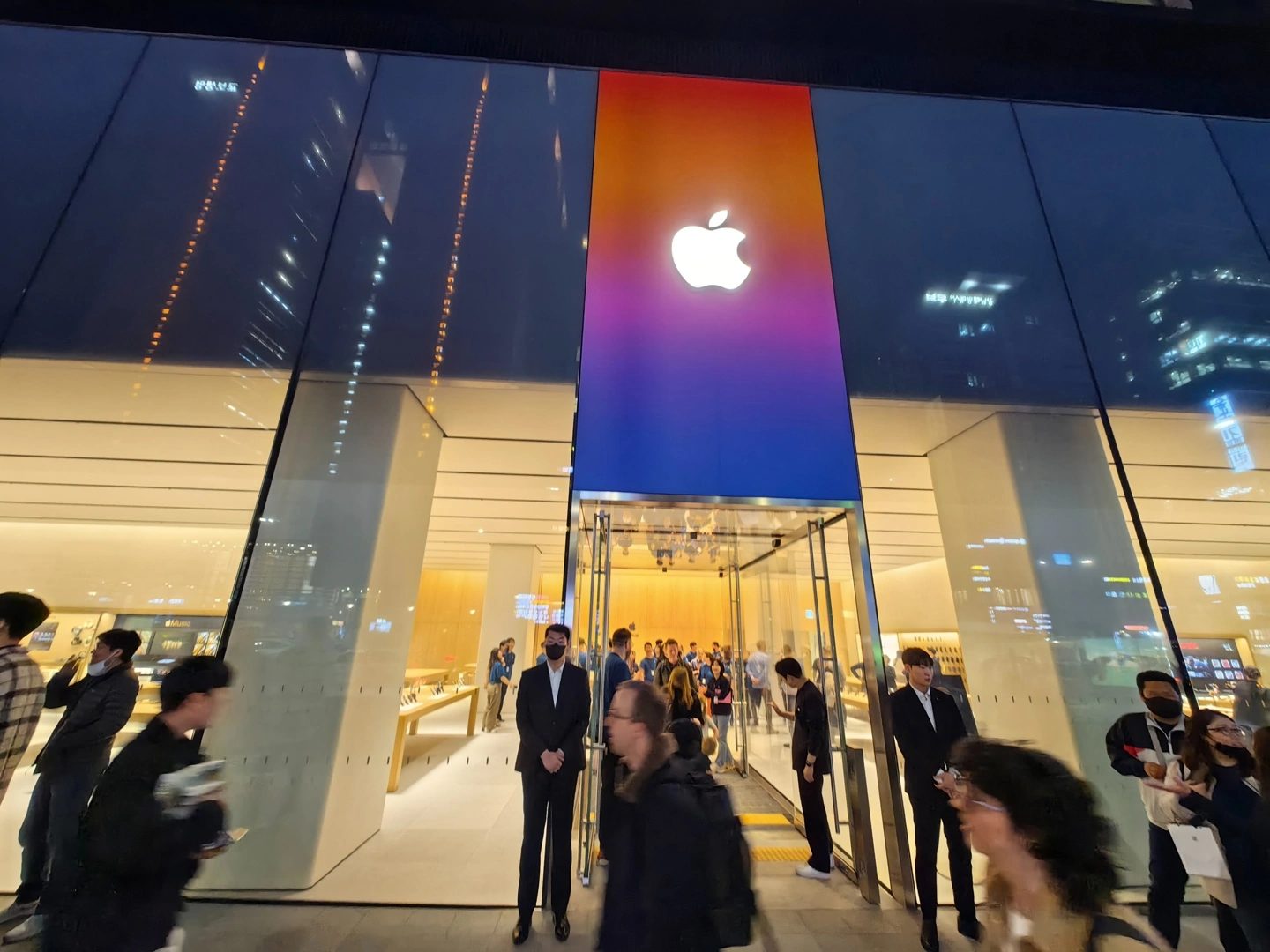 Cổ phiếu Apple đã tăng 11% trong tháng 3 vì lý do này
