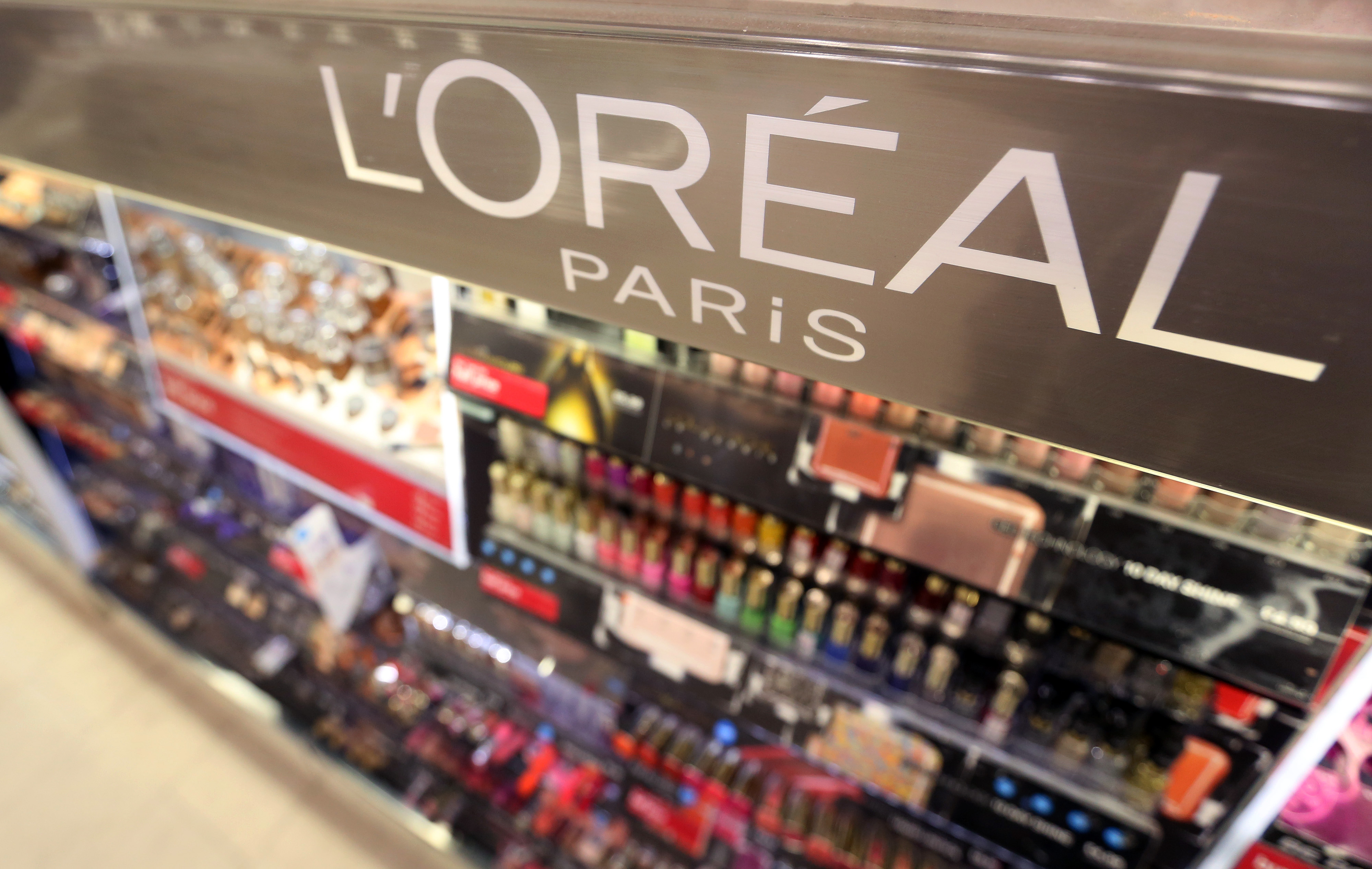 L'Oréal SA chốt danh sách cổ đông nhận cổ tức vào ngày 26/4
