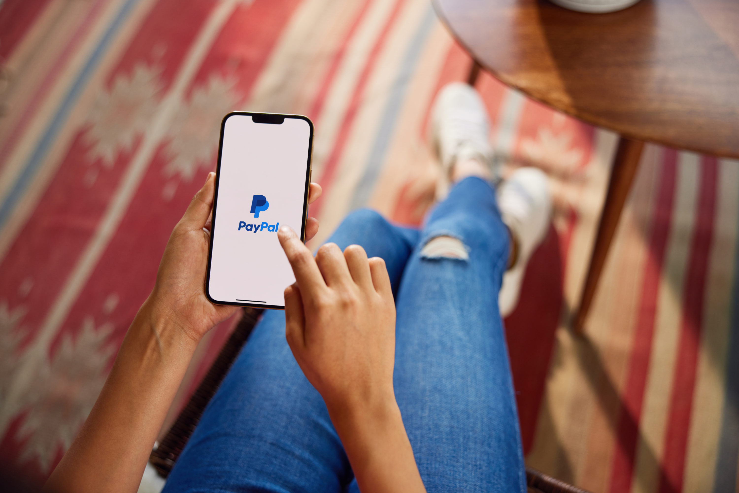 Tranh thủ xuống tiền mua PayPal khi đang có giá hời