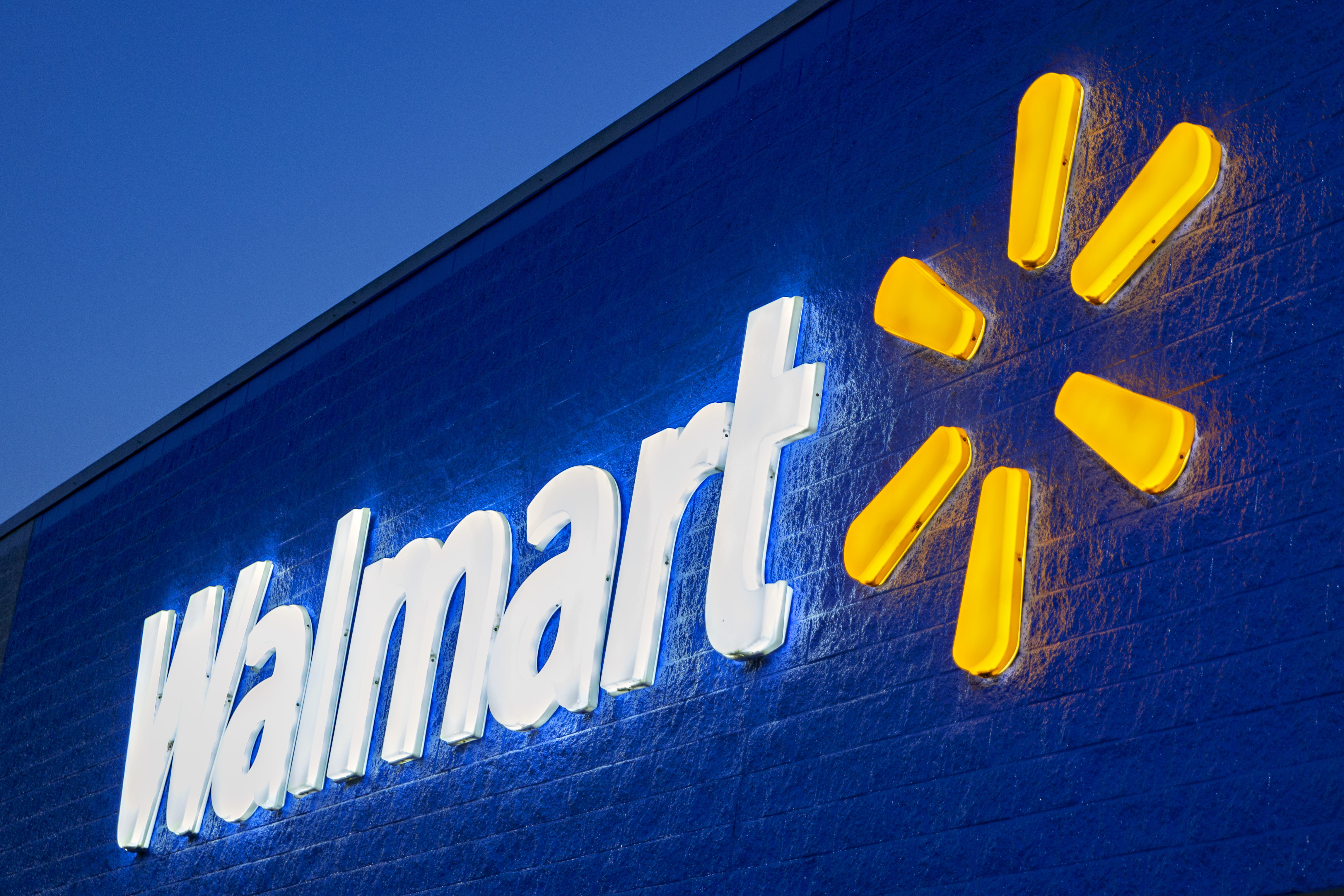 Cổ phiếu Walmart: Phe Gấu so đấu Phe Bò