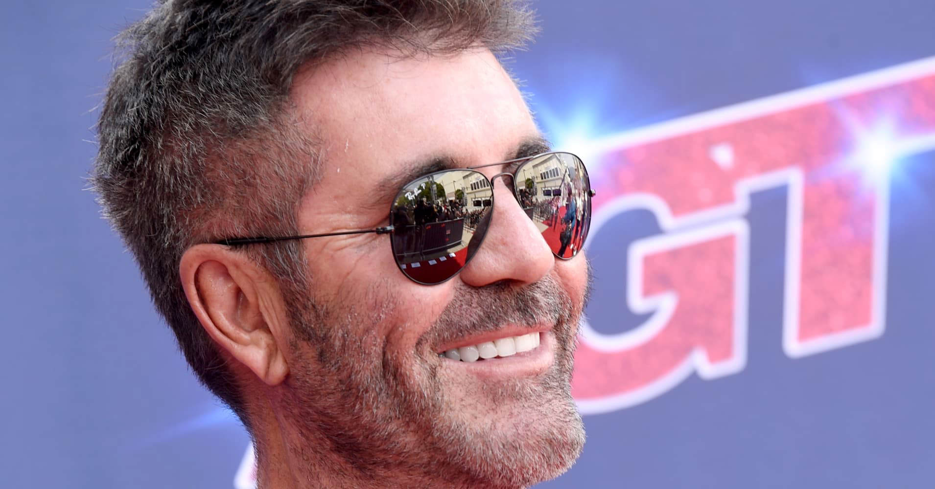 Sai lầm tiền bạc phổ biến khiến “ông trùm” truyền hình Simon Cowell khánh kiệt ở tuổi 28